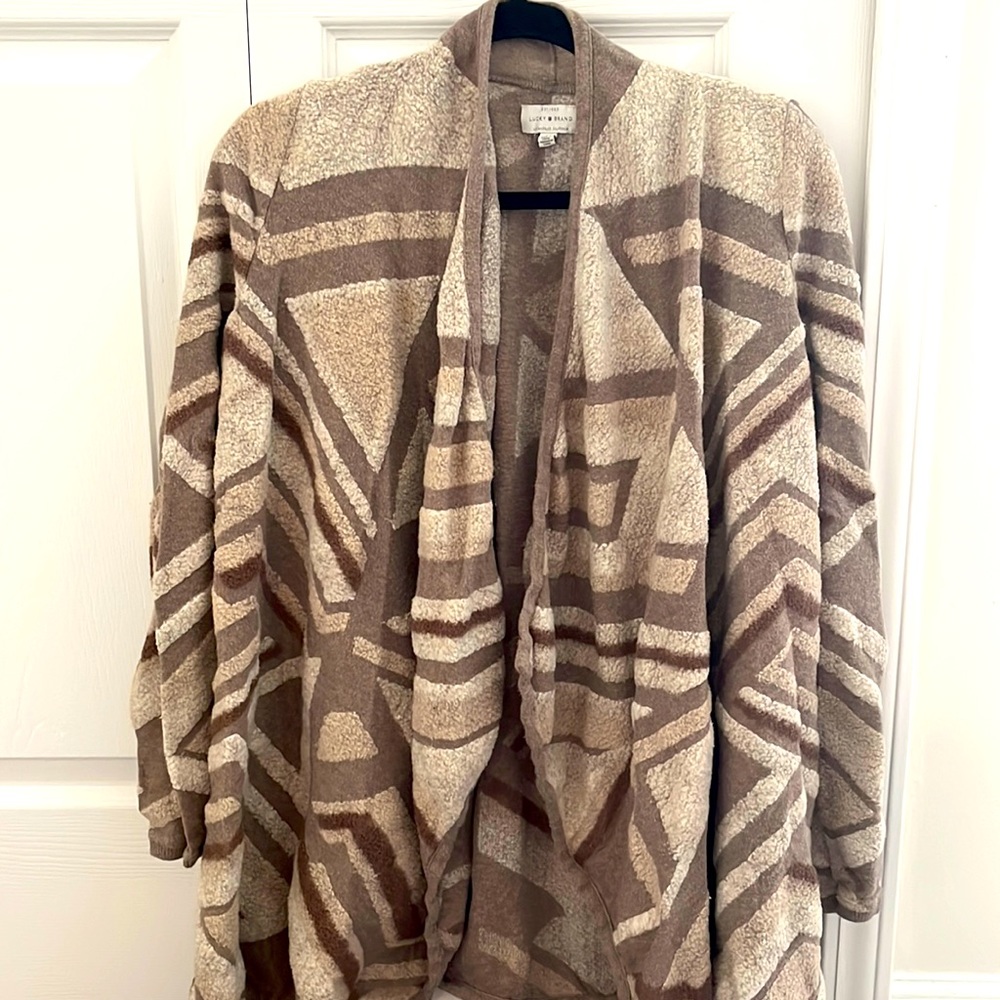 Cardigan lucky brand size medium. Drappy